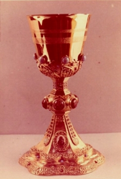 Kielich liturgiczny wykonany przez mistrza jubilerskiego Jana Krawceniuka, ofiarowany Ojcu Świętemu Janowi Pawłowi II podczas II pielgrzymki do Polski w 1983 roku